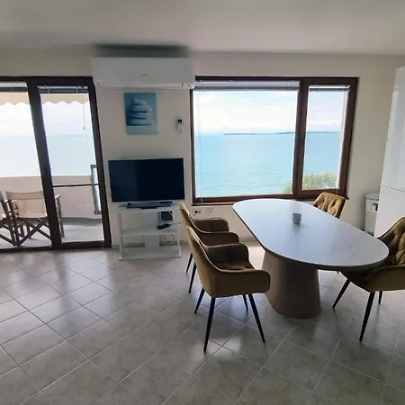Appartement под наем 4-стаен с изумителна фронтална гледка море, Sun Coast влас Sveti Vlas
