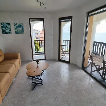 Appartement под наем 4-стаен с изумителна фронтална гледка море, Sun Coast влас